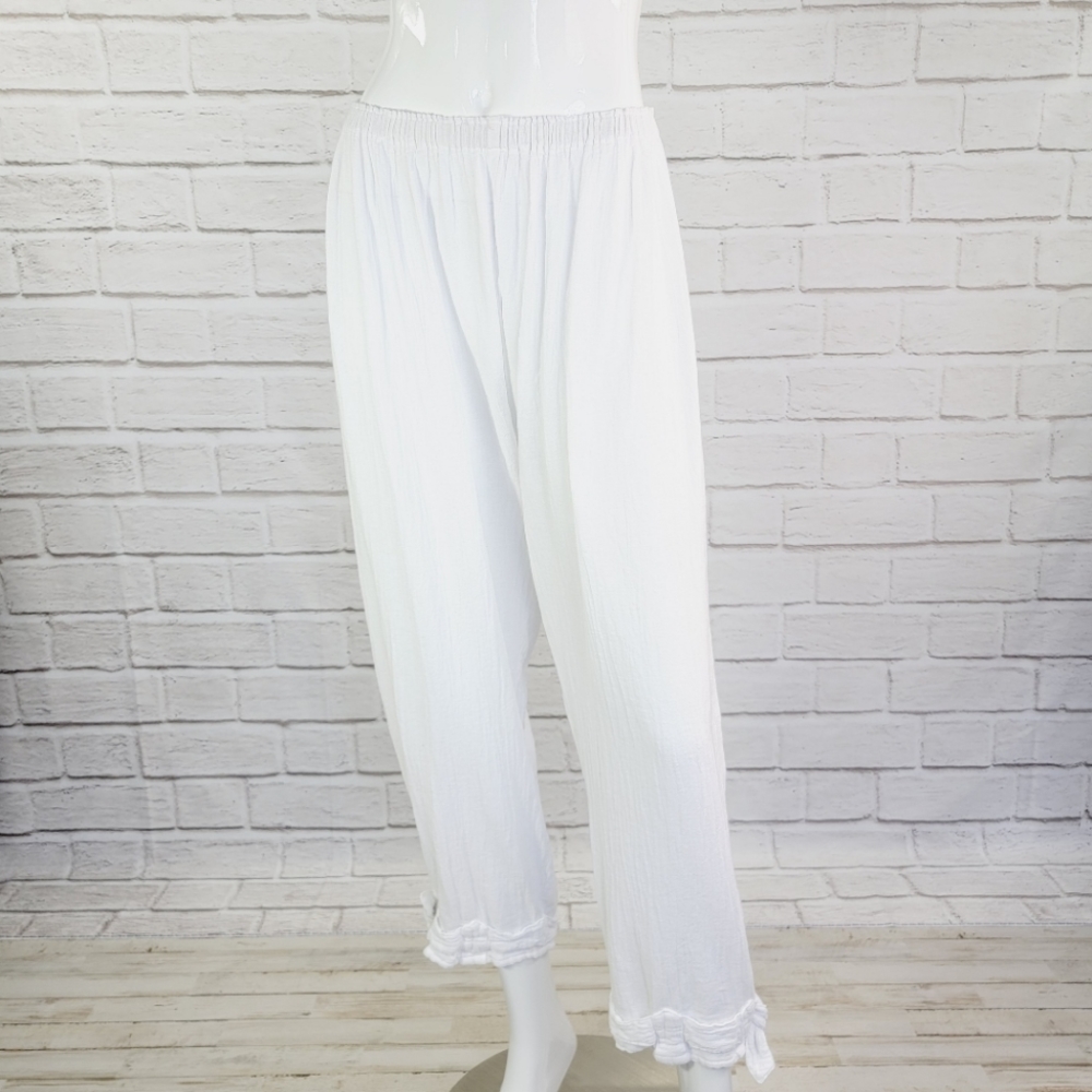 Oh My Gauze! White Cropped Gauze Pants